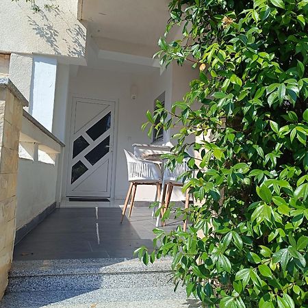 Apartmani Emilio Novalja Exterior foto