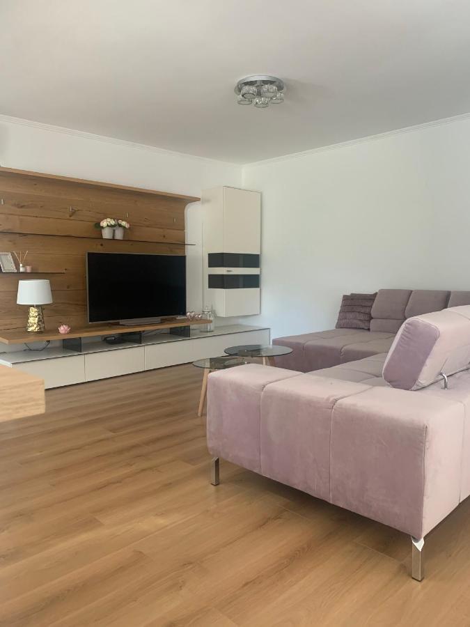 Apartmani Emilio Novalja Exterior foto