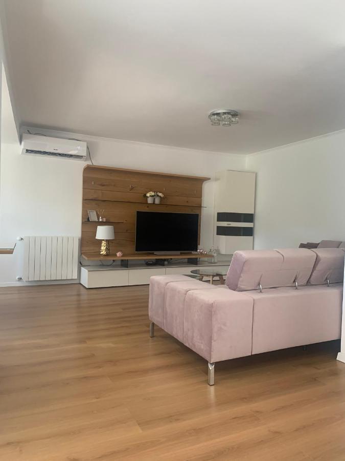 Apartmani Emilio Novalja Exterior foto