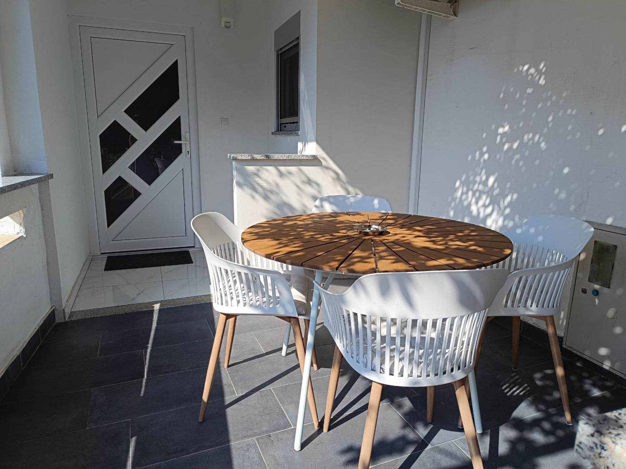 Apartmani Emilio Novalja Exterior foto