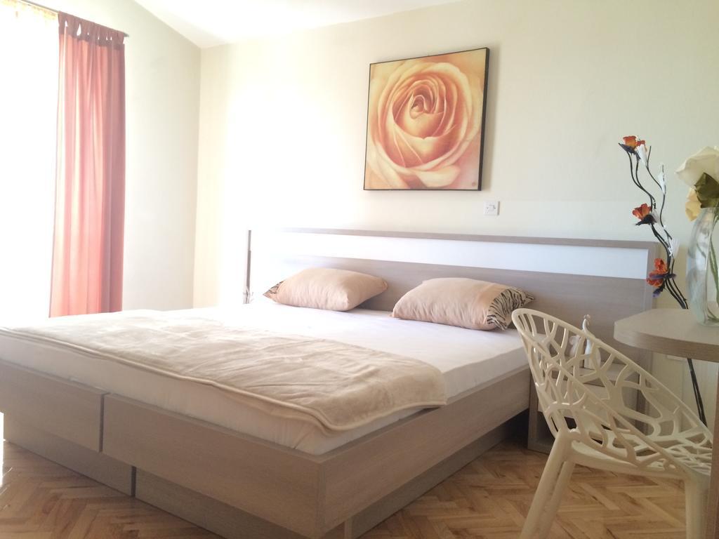 Apartmani Emilio Novalja Habitación foto