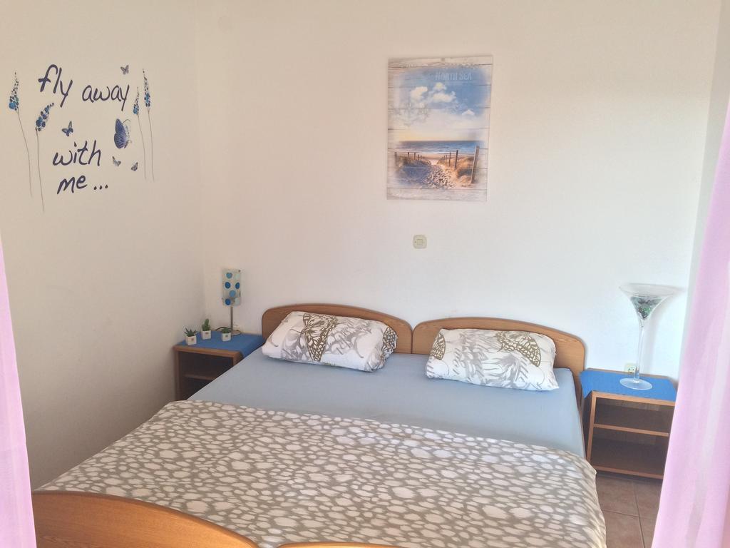 Apartmani Emilio Novalja Exterior foto