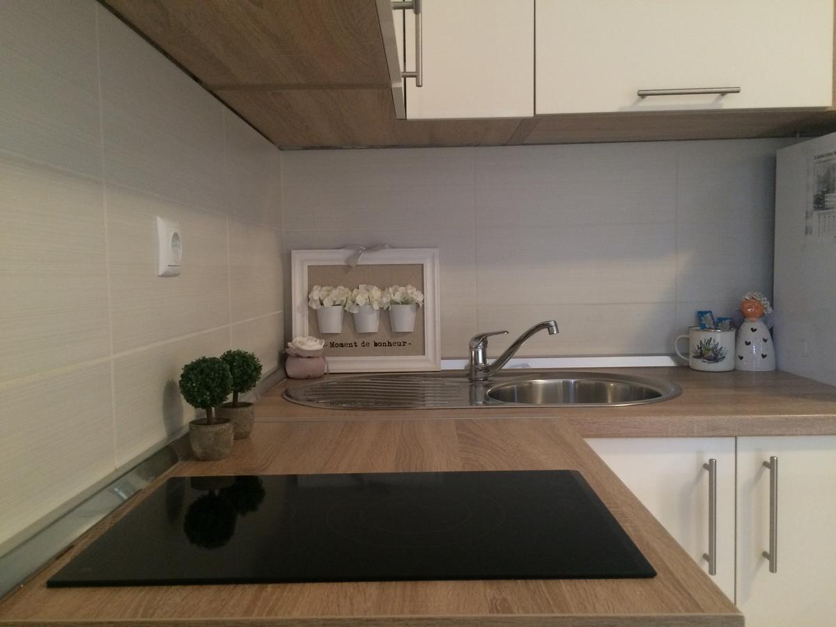 Apartmani Emilio Novalja Exterior foto