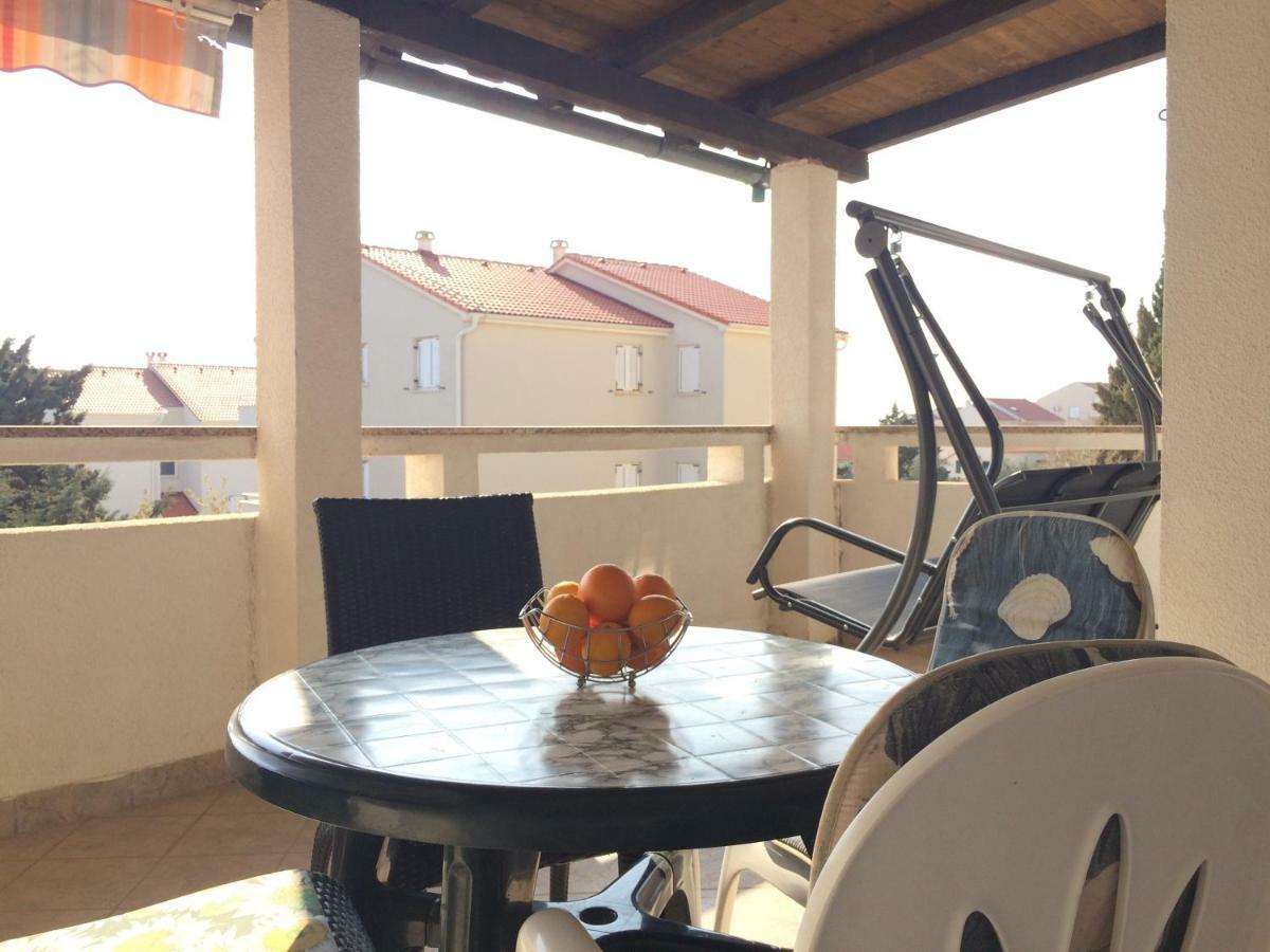 Apartmani Emilio Novalja Habitación foto