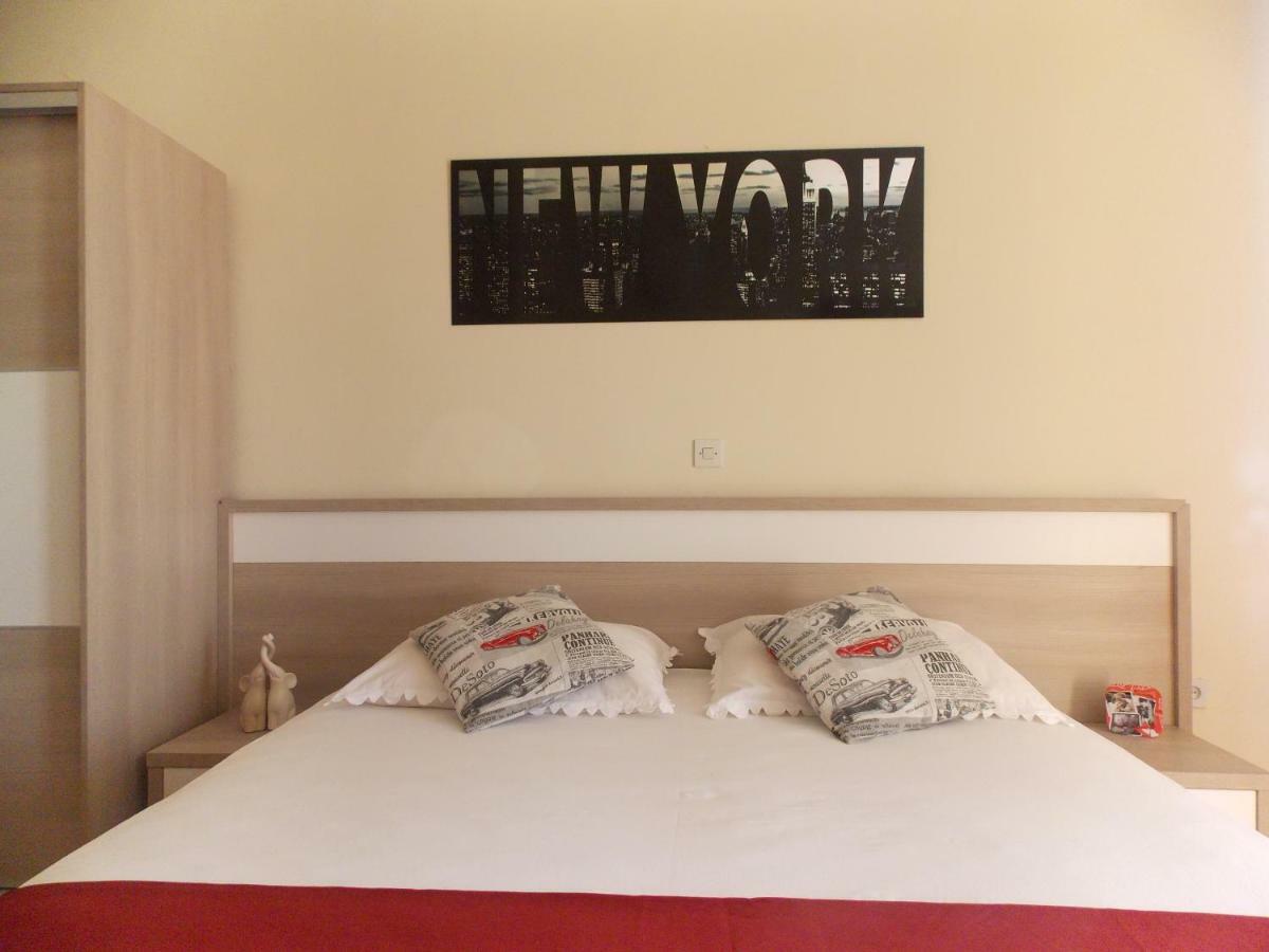 Apartmani Emilio Novalja Habitación foto