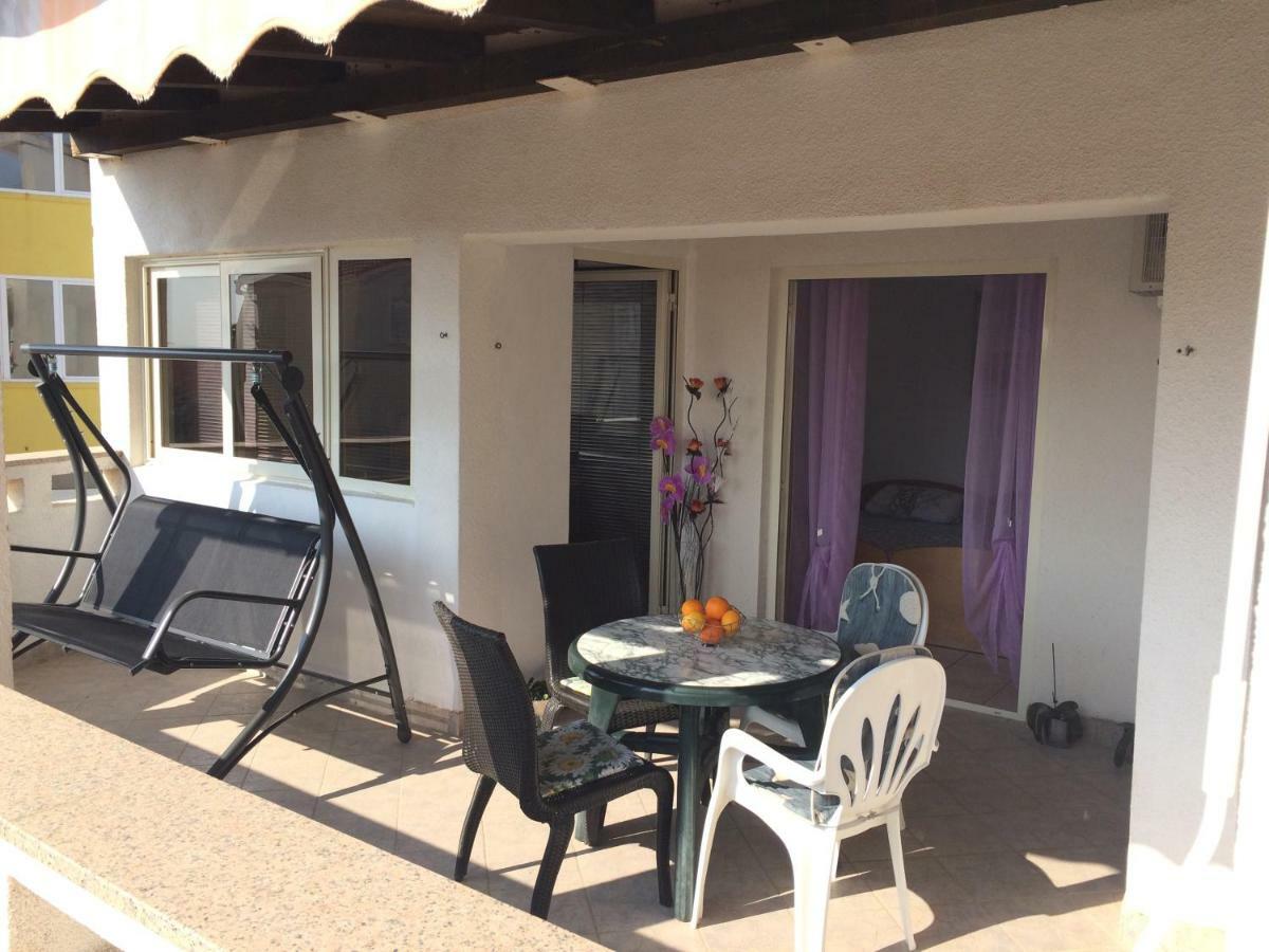 Apartmani Emilio Novalja Habitación foto